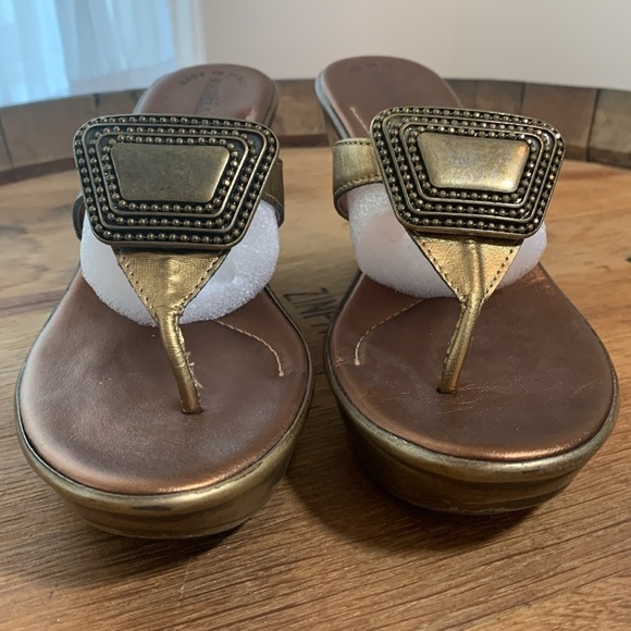 Matisse | Gold Shoes Sandals Leather Studded Slip-On Wedge Heels Made in Italy 7 - Picture 16 of 17